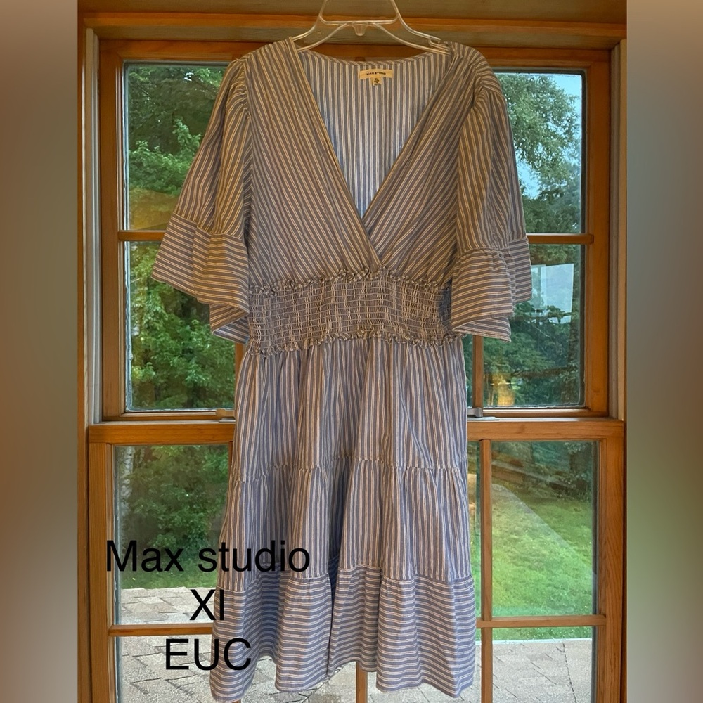 Max studio XL EUC white and blue striped dress
